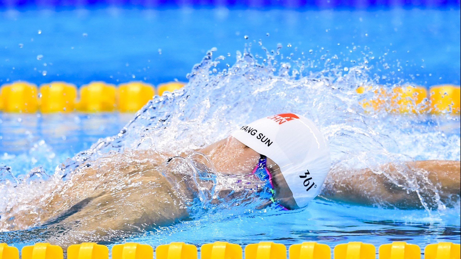 赛场快讯：最新赛事动态快讯，赛程百科