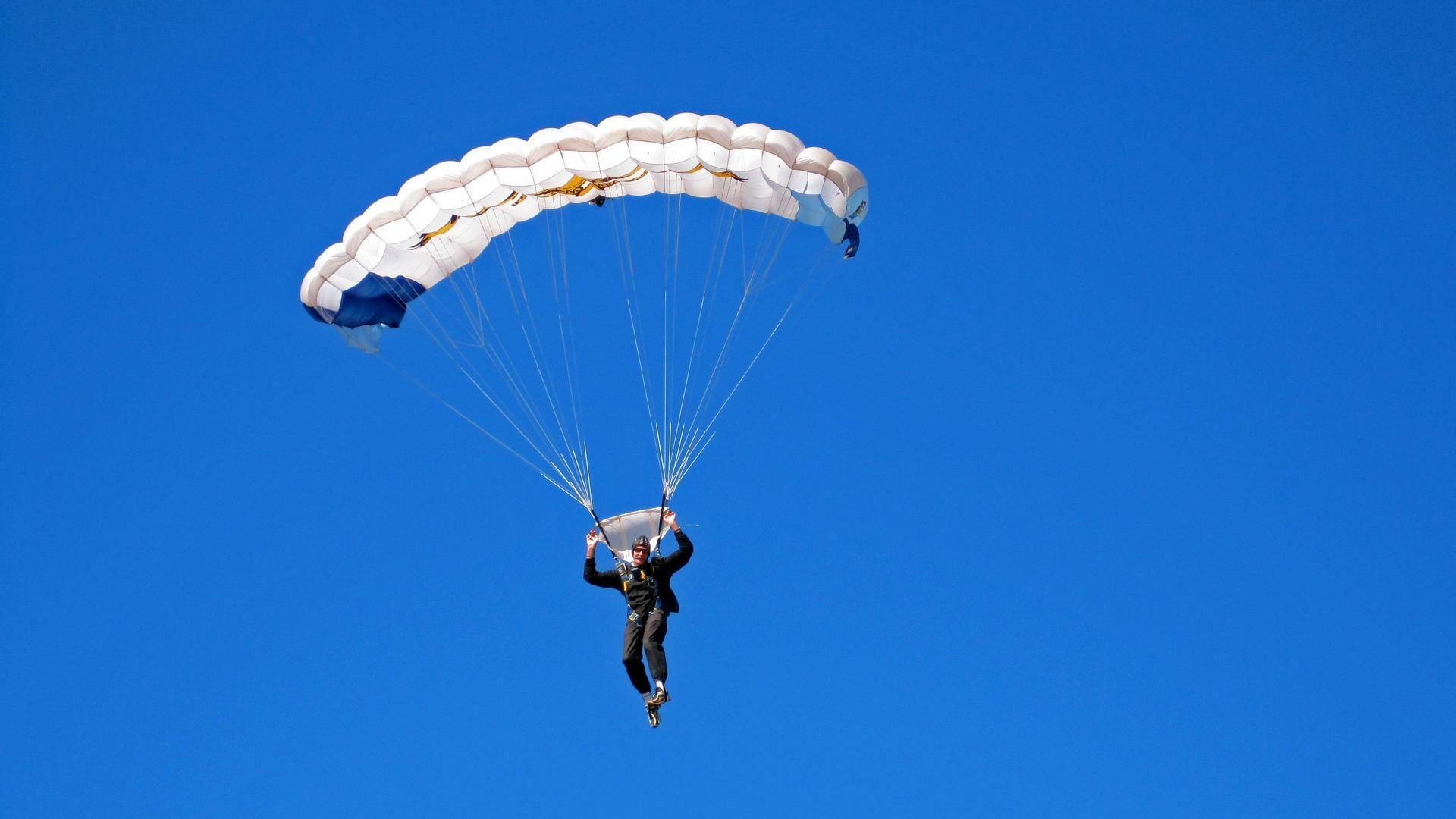 篮下争夺战，钢铁狼蒂伊总能在关键时刻封盖对手！，钢铁狼的爪子怎么叠